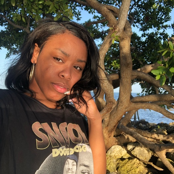 Evelina Niyoki 💜🔥 - Picture 1 of 4